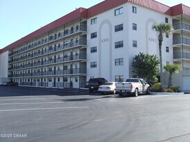 4301 S Atlantic Ave in New Smyrna Beach, FL - Building Photo