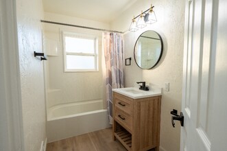 945 N 7th E St in Mountain Home, ID - Building Photo - Building Photo