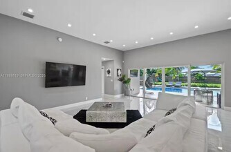 7101 W Lake Dr in West Palm Beach, FL - Building Photo - Building Photo