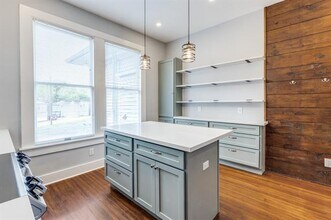 19 Hyde Park Blvd-Unit -C in Houston, TX - Building Photo - Building Photo