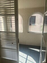 707 Brent Ave, Unit Upper in South Pasadena, CA - Foto de edificio - Building Photo