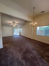 6615 Silver Moon Dr in Bakersfield, CA - Building Photo - Building Photo