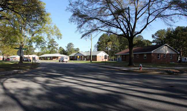 Woodall Heights Apartments in Smithfield, NC - Building Photo - Building Photo