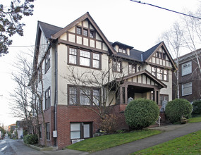 216 E Roanoke St in Seattle, WA - Foto de edificio - Building Photo