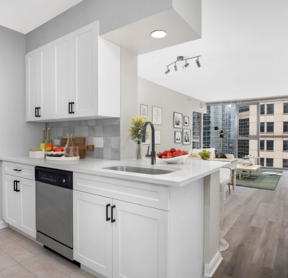 201 W Lake St in Chicago, IL - Building Photo