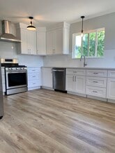 310 Laurel Way, Unit #2 in Mill Valley, CA - Foto de edificio - Building Photo