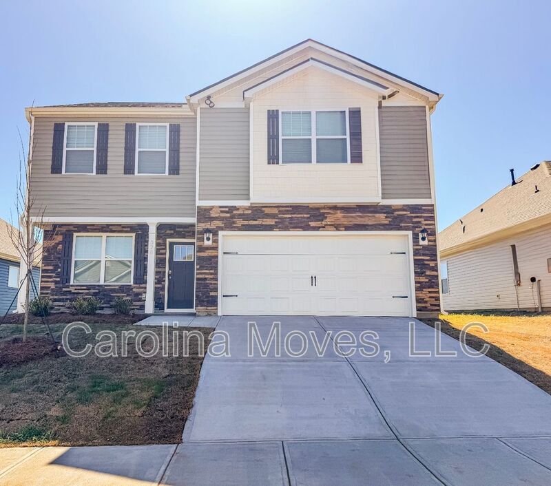 328 Ridge Climb Trl in Greer, SC - Building Photo