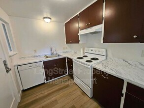 17617 SW Blanton St in Beaverton, OR - Building Photo - Building Photo