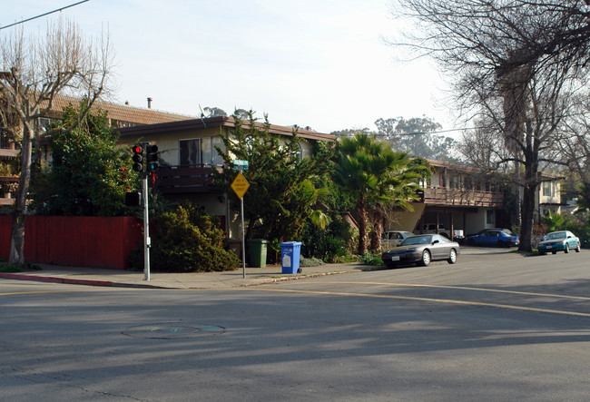 Paloma Arms Apartments in San Rafael, CA - Building Photo - Building Photo