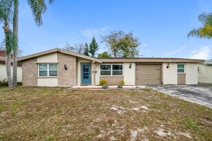 4045 Grayton Dr in New Port Richey, FL - Building Photo