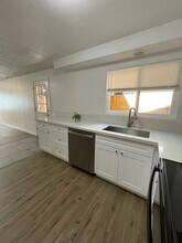 3380 SE 1st St in Gresham, OR - Building Photo - Building Photo