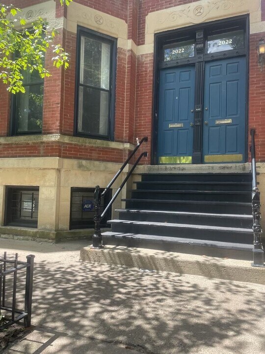 2022 N Bissell St in Chicago, IL - Building Photo