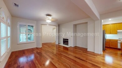 4177 Sunny Ln in Turlock, CA - Foto de edificio - Building Photo