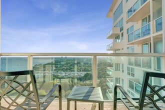 2889 McFarlane Rd in Miami, FL - Building Photo - Building Photo