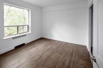 869-875 Avenue Rd in Toronto, ON - Building Photo - Interior Photo