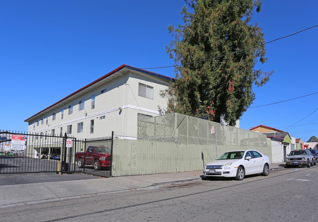 Mark Twain Senior Community in Oakland, CA - Building Photo