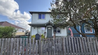 226 D St NW in Auburn, WA - Building Photo