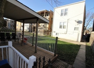 5317 W Newport Ave, Unit Garden Unit #1 in Chicago, IL - Building Photo - Building Photo