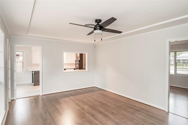 6417 Lindyann Ln in Houston, TX - Foto de edificio - Building Photo
