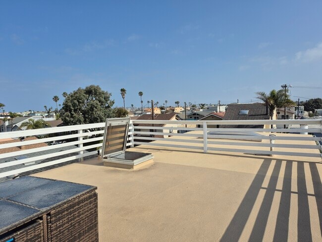 300 Melrose Dr in Oxnard, CA - Building Photo - Building Photo