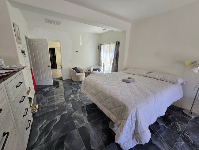 1222 Palmas Ridge in Palm Springs, CA - Foto de edificio - Building Photo