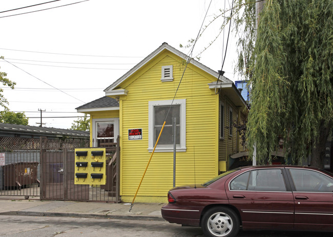 215 Raymond St in Santa Cruz, CA - Building Photo - Building Photo