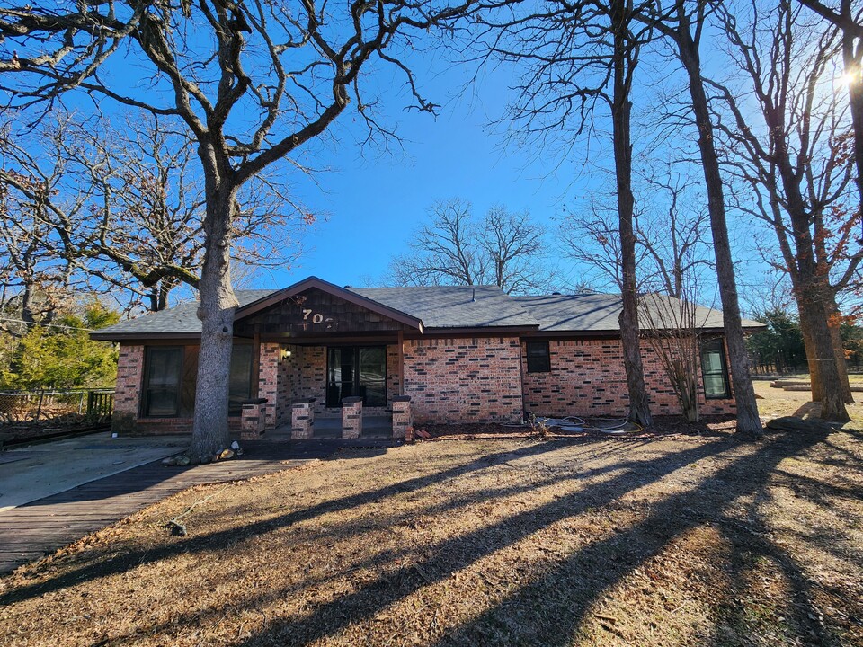 708 S Monte Vista St in Ada, OK - Building Photo