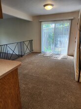 6043 Leafwood Dr in Carmichael, CA - Foto de edificio - Building Photo