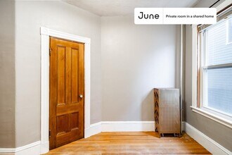 Private bedroom in 5 bed/1 bath Home in Boston, MA - Building Photo - Building Photo