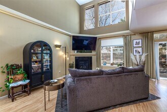 15201 E Batavia Pl in Aurora, CO - Foto de edificio - Building Photo