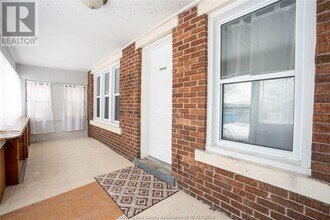 357 Josephine Ave in Windsor, ON - Building Photo - Building Photo