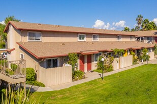 1025 Estes St in El Cajon, CA - Foto de edificio - Primary Photo