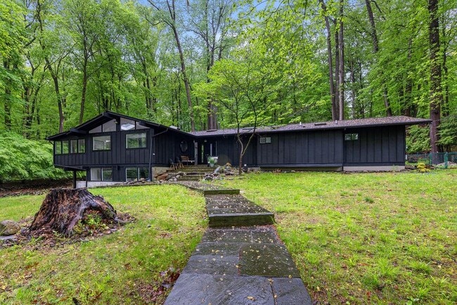22 White Birch Dr in Pomona, NY - Building Photo - Building Photo