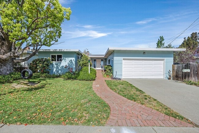 property at 8 Stephens Ct