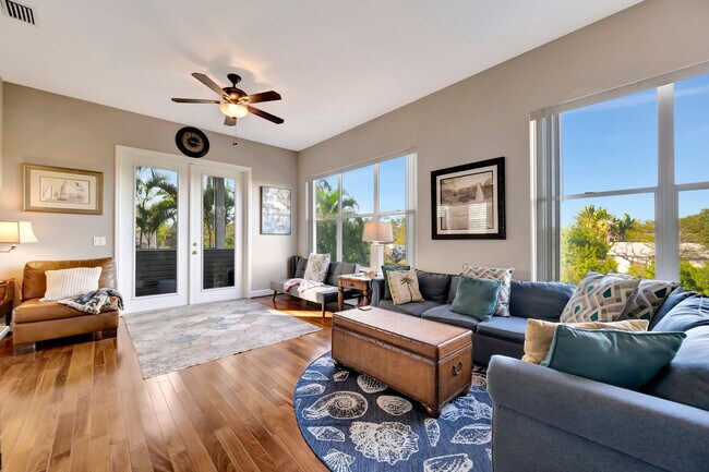 28 Michiana Dr in Terra Ceia, FL - Building Photo - Building Photo