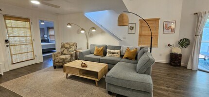 14 Hoku Pl in Paia, HI - Building Photo - Building Photo