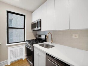 69 Bennett Ave in New York, NY - Building Photo - Building Photo