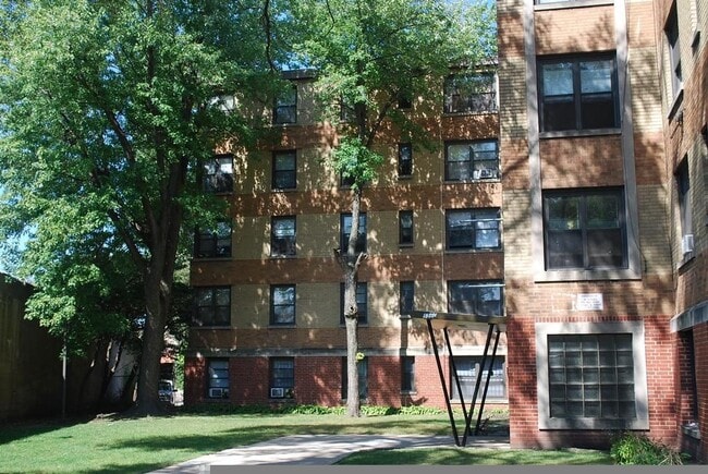 property at 1360 W Touhy Ave