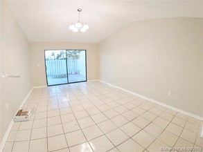 13954 SW 55th St-Unit -_ in Miami, FL - Building Photo - Building Photo