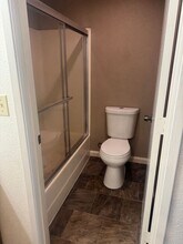 2525 Capella St in Redding, CA - Foto de edificio - Building Photo