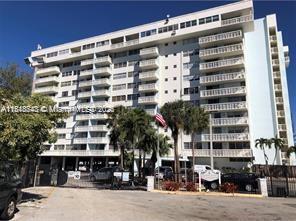 13155 Ixora Ct in North Miami, FL - Building Photo