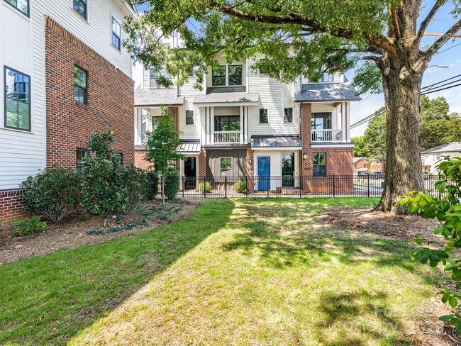property at 4135 Selwyn Walk Ct