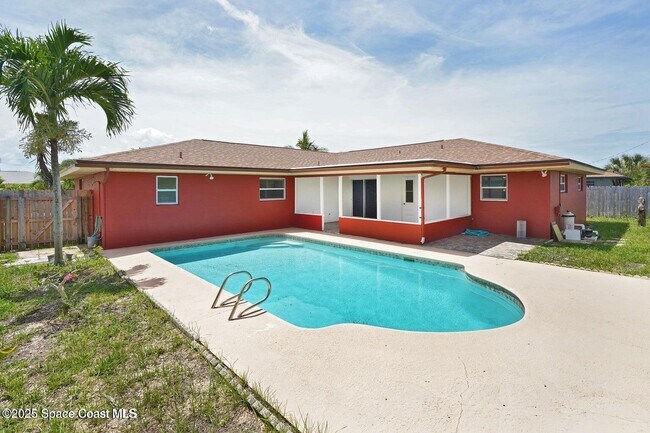 765 Palm Dr in Satellite Beach, FL - Building Photo - Building Photo