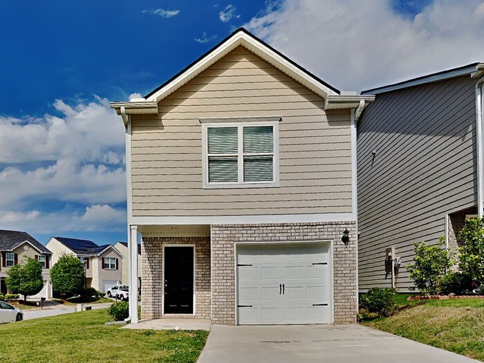 2129 Belmont Cir NE in Conyers, GA - Building Photo