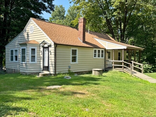 property at 140 Hammertown Rd