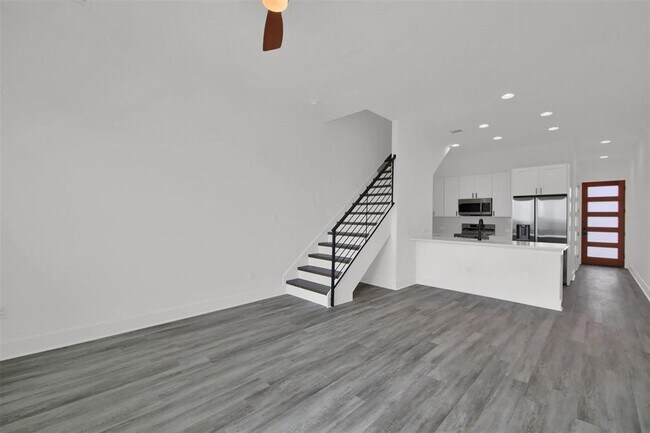 21200 Portsmouth Cv E in Lago Vista, TX - Building Photo - Building Photo