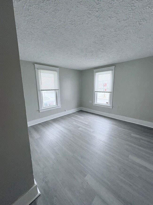 1741 W Market St in Warren, OH - Building Photo - Building Photo