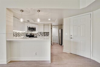 3605 NE 207th St in Miami, FL - Building Photo - Building Photo
