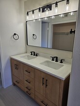 11863 Spruce Run Dr in San Diego, CA - Building Photo - Building Photo