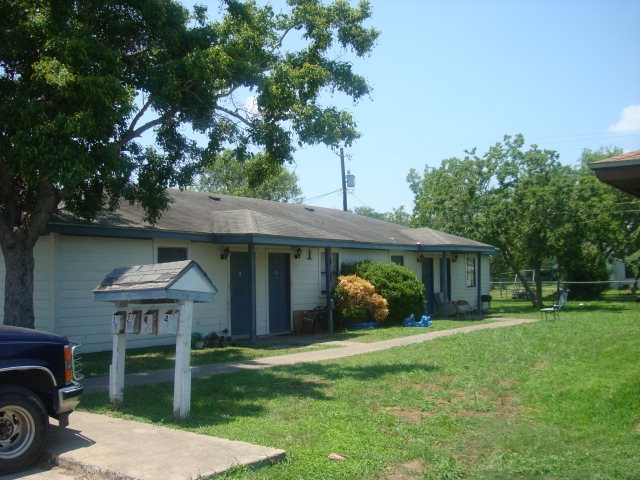 1609 Meadowview in Port Lavaca, TX - Building Photo - Building Photo